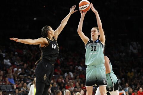 Race for top seed in WNBA postseason tightens up with New York closing gap on Las Vegas