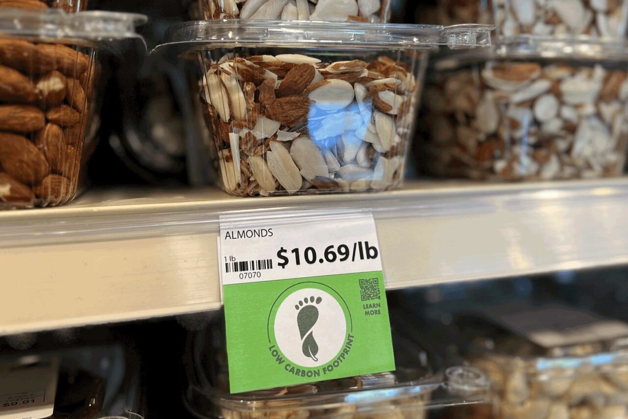 mom-s-organic-market-steers-shoppers-to-climate-friendly-foods-wtop-news