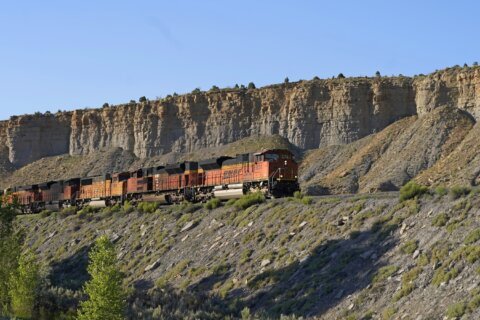 Utah's multibillion dollar oil train proposal chugs along amid environment and derailment concerns