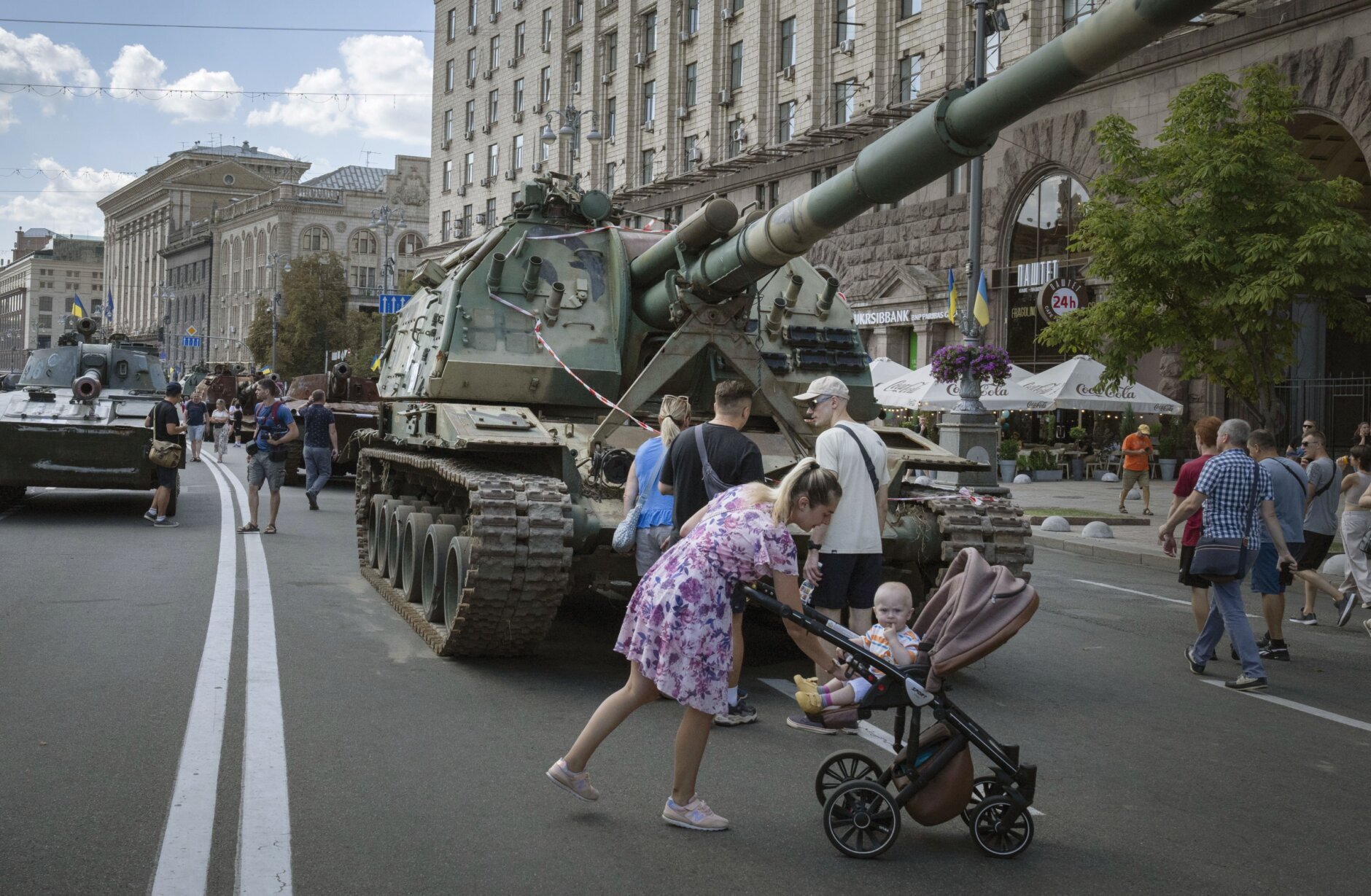 Ukraine Marks Independence Day And Vows To Keep Fighting Russia As It Remembers The Fallen