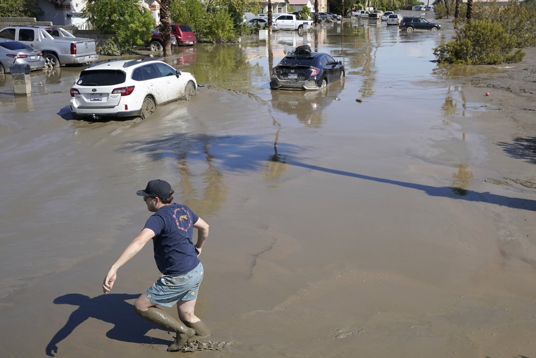 Hurricane Hilary brings historic warnings to California, flood watches to  Oregon