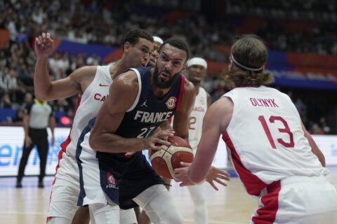 Canada knocks off France; Basketball World Cup attendance record set on Day 1