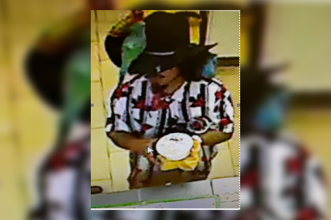 ‘Bird bandit’: Man with 3 parrots suspected of robbing customer at Fairfax Co. McDonald’s