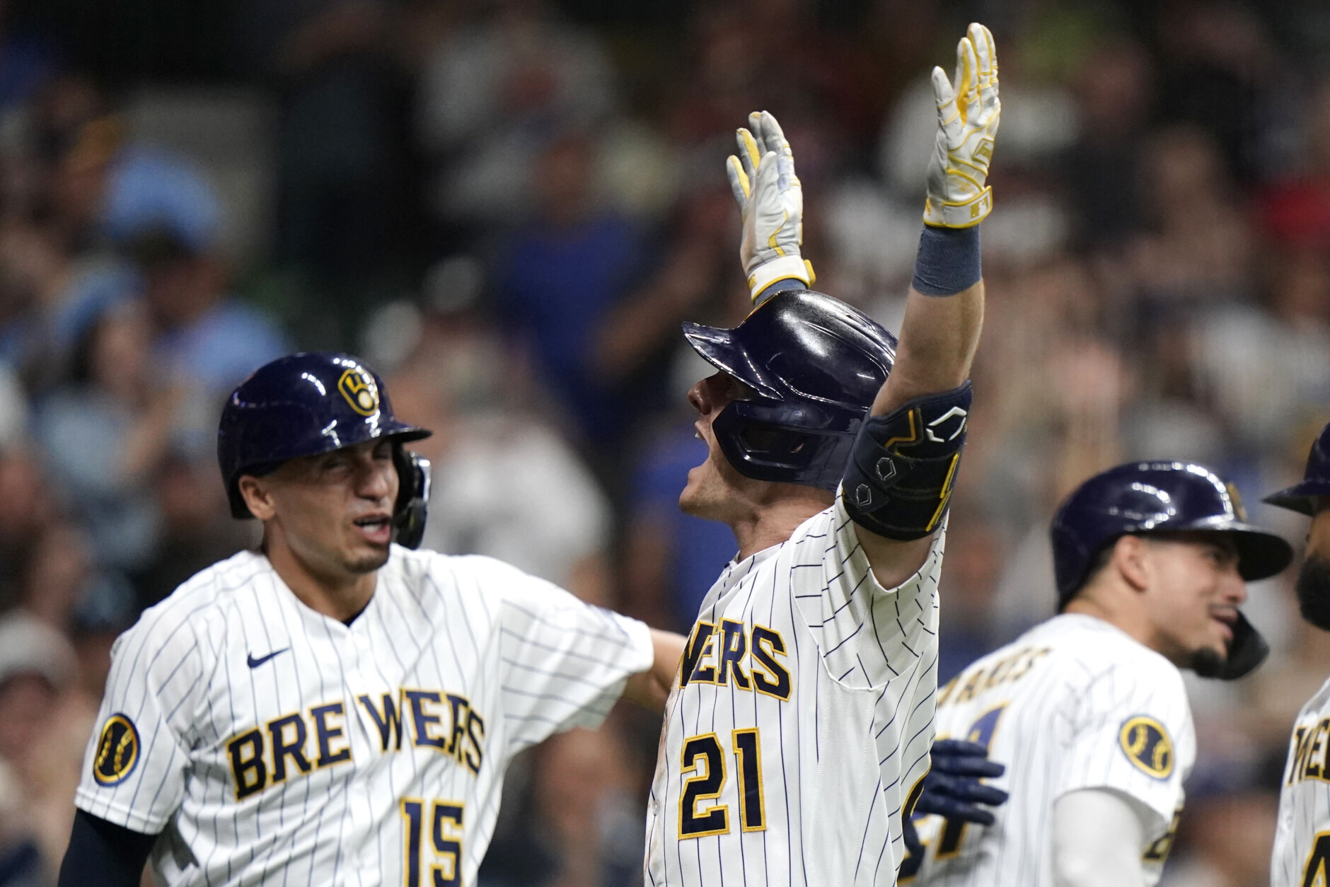 Canha's grand slam in 8th gives NL Central-leading Brewers a 9-5 victory  over Nationals 