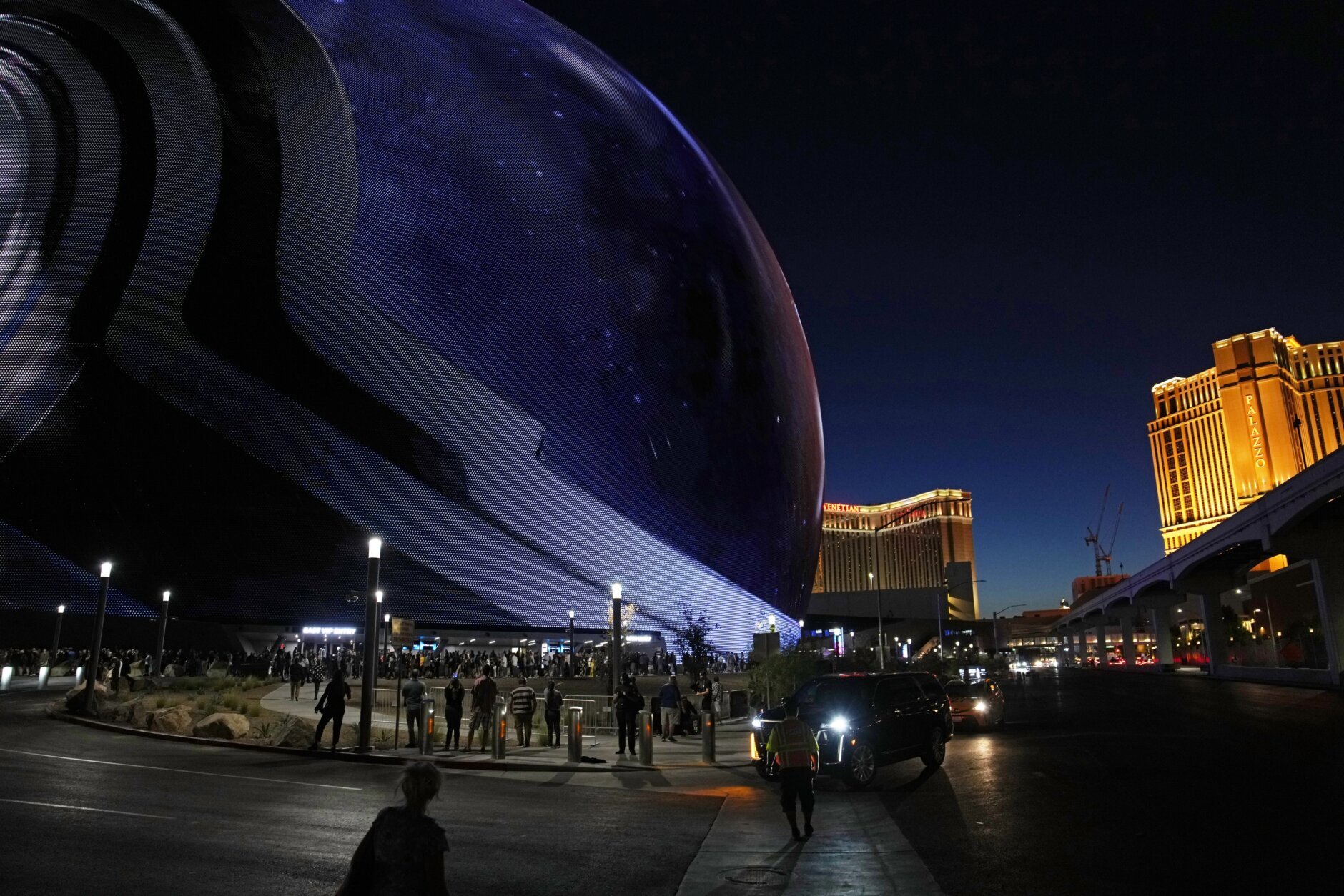 U2 concert uses stunning visuals to open massive Sphere venue in