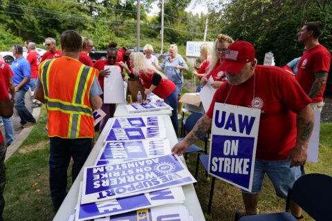 Biden will join the UAW strike picket line. Historians can’t recall any president doing that