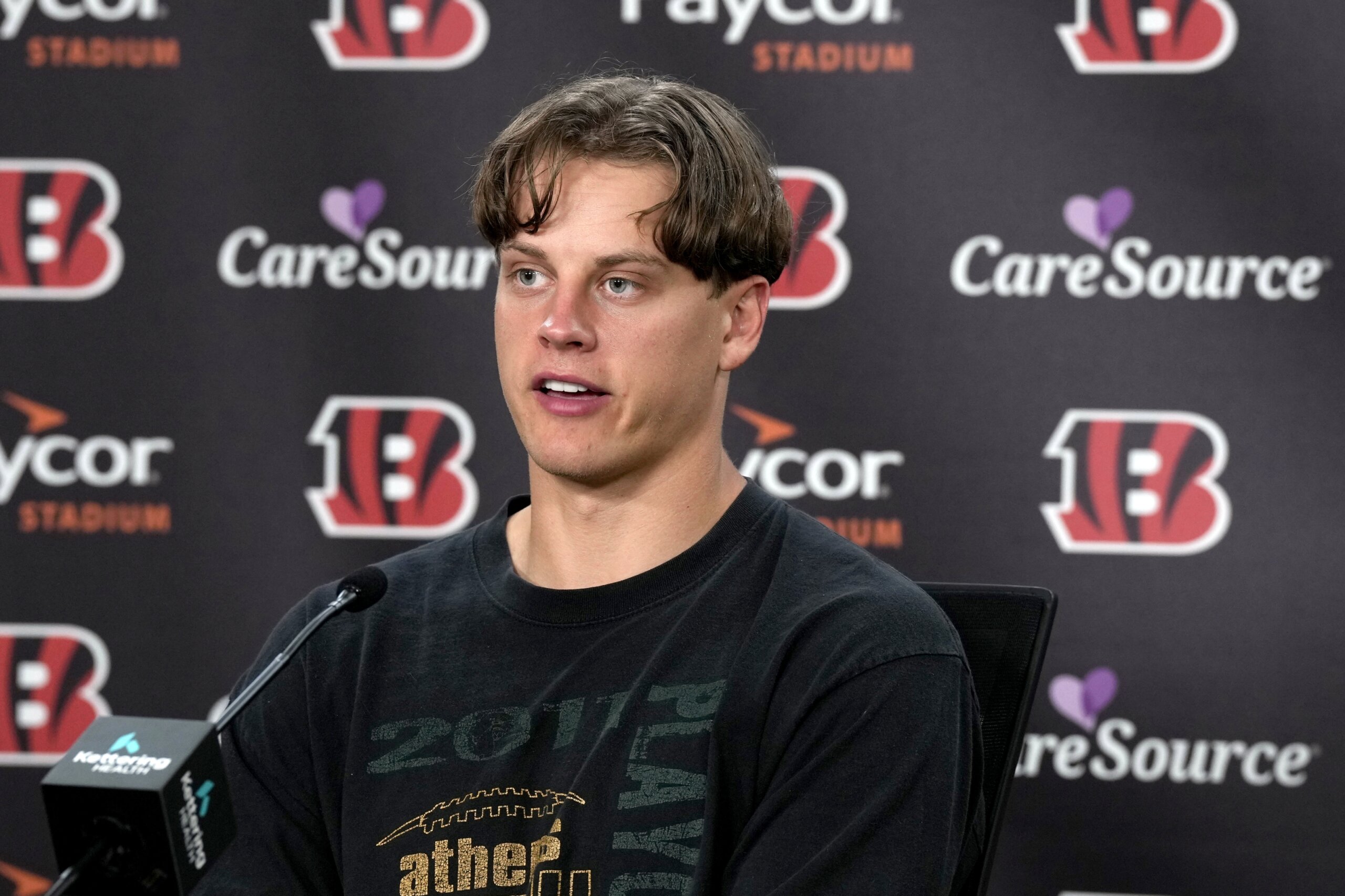 Bengals QB Joe Burrow says he's on track to play in Sunday's opener against  Cleveland, National