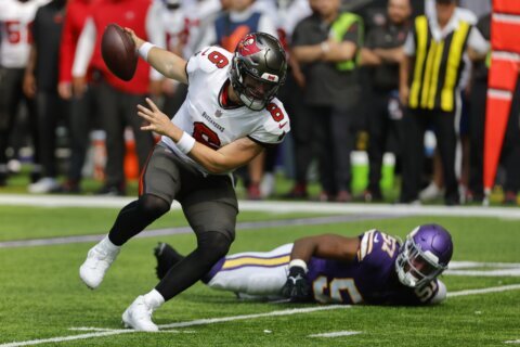 Buccaneers top Vikings 20-17 as Baker Mayfield finishes strong in his debut