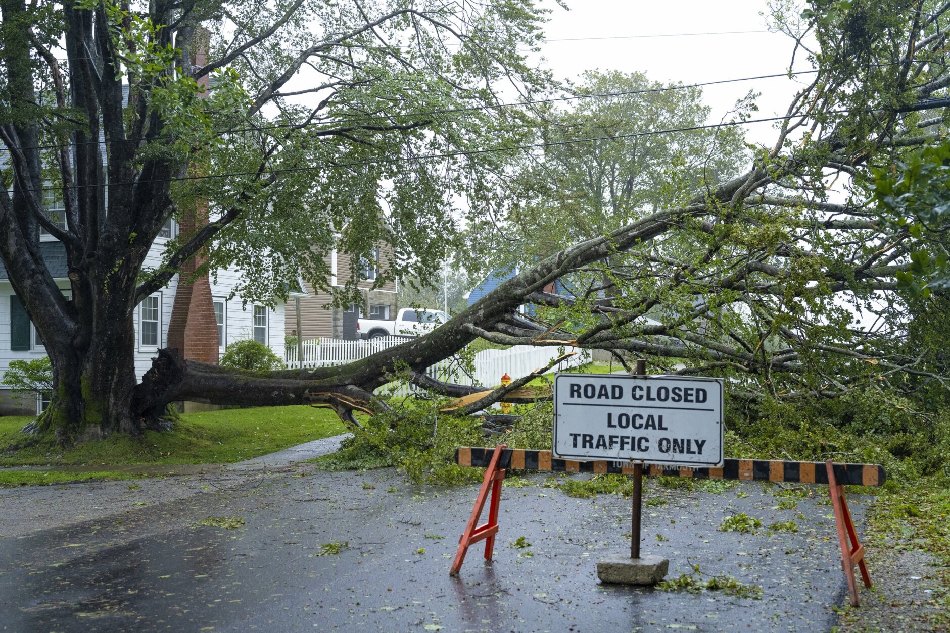 High Winds Cause Power Outage And Traffic Lights Out In Beacon