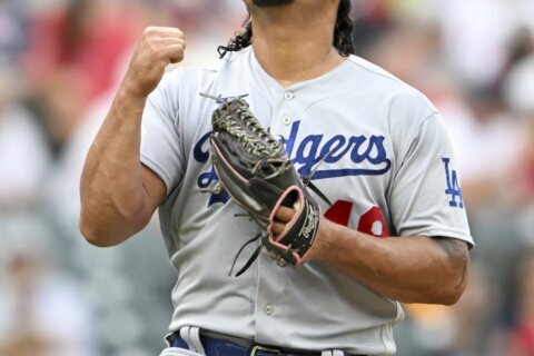 Family reunion: Brusdar Graterol's mom sees her son pitch for first time in the majors