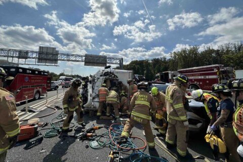 Crash on Beltway in Fairfax Co. sends 4 to hospital, causing major delays