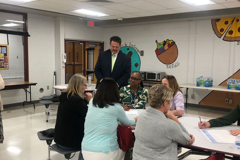 Loudoun Co. parents meet and greet new school superintendent, hope to ‘restore the trust’