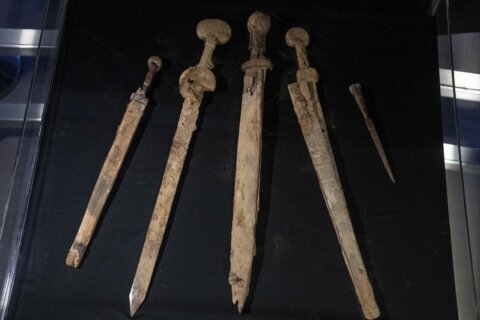 4 exceptionally preserved Roman swords discovered in a Dead Sea cave in Israel
