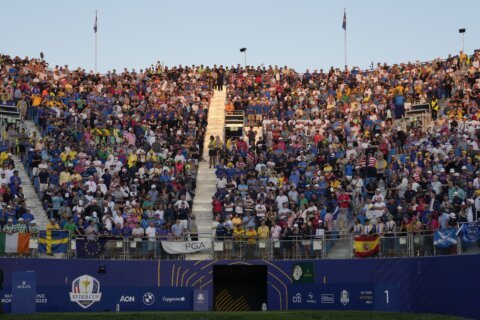 Live updates |European blue fills the scoreboard at Ryder Cup