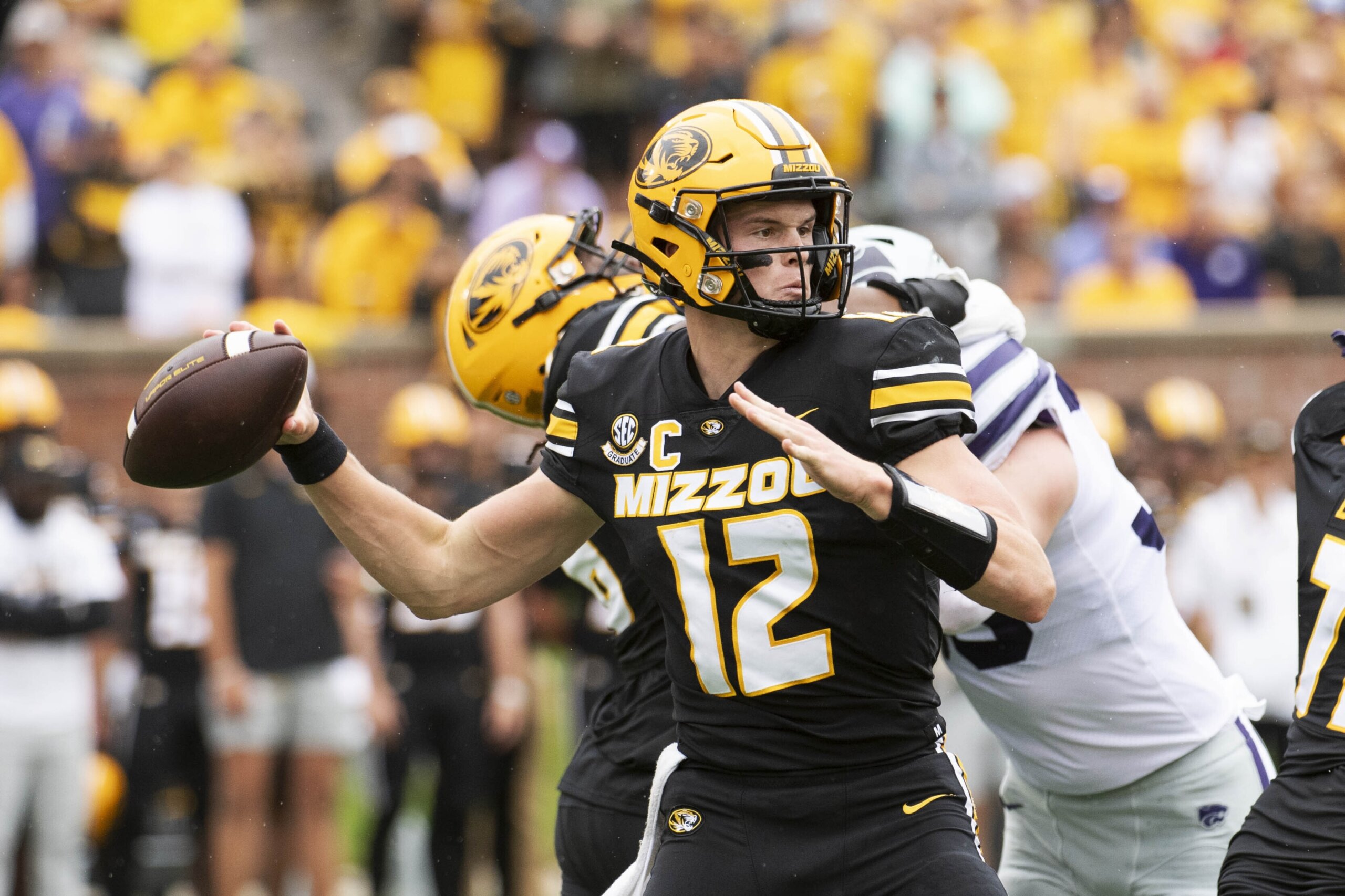 Missouri Quarterback Brady Cook Endures The Home Boos And Keeps The ...