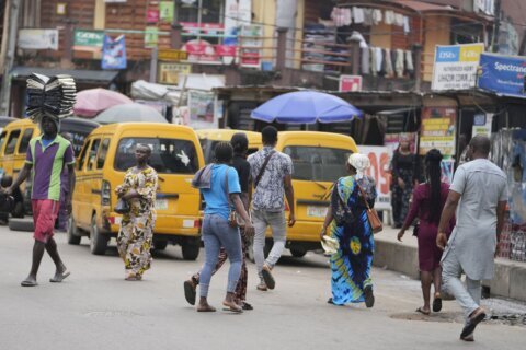 A government shutdown in Nigeria has been averted after unions suspended a labor strike