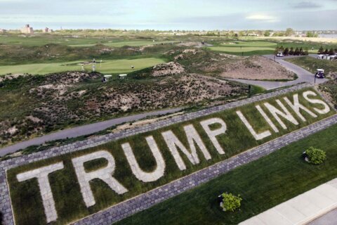 Trump Organization offloads Bronx golf course to casino company with New York City aspirations