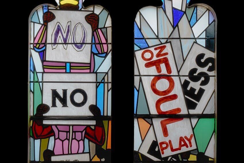 国家大教堂安装带有种族正义信息的彩色玻璃窗