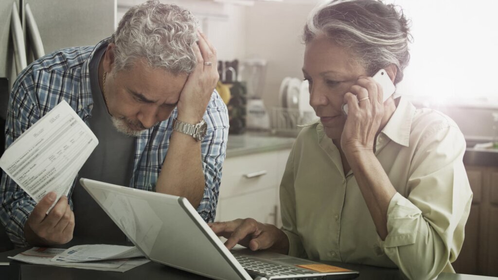 CNBC: Cómo afrontar la presión financiera de cuidar a miembros de tu familia