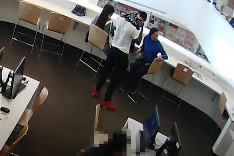 华盛顿特区图书馆内发生两名年轻人被抢劫事件：“你的鞋看起来不错，把鞋给我”
