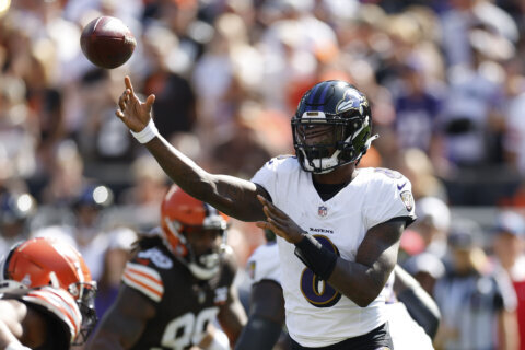 Lamar Jackson has 4 TDs as Ravens roll to 28-3 win over Browns and rookie QB Thompson-Robinson
