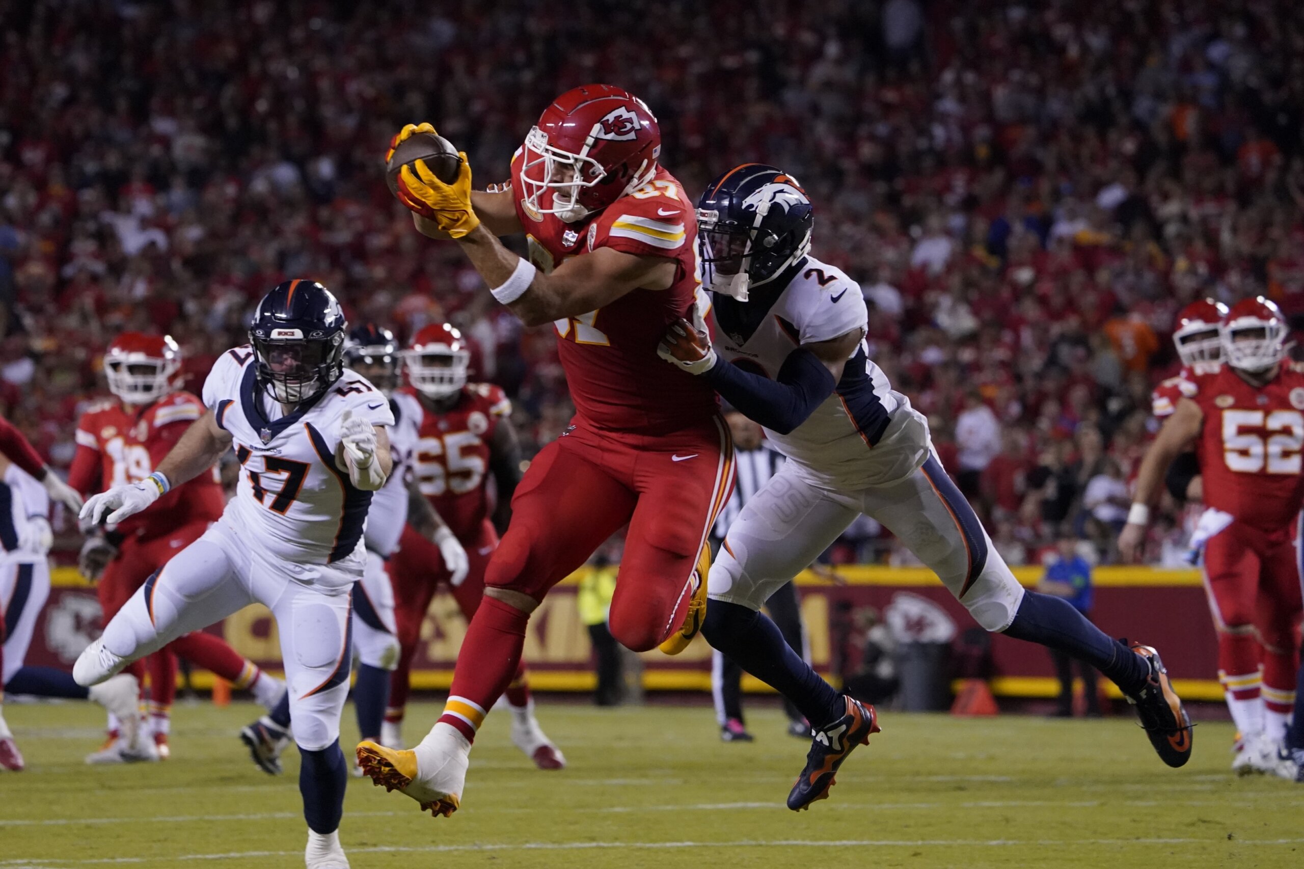 Broncos Analysis: Botched third-down play gives opening Chiefs