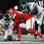 Jets not happy with questionable penalty call that turned the game late in  23-20 loss to Chiefs