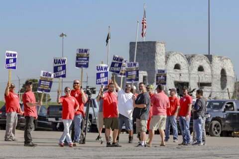 Striking auto workers and Detroit companies appear to make progress in contract talks