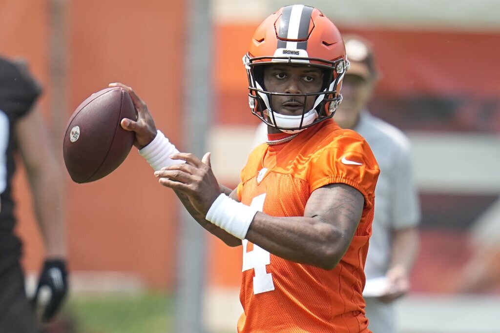 Browns QB Deshaun Watson practicing after missing 2 games with a shoulder injury; could face Colts