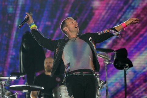 Review: Coldplay brings empathy — and Selena Gomez — to the band’s 2023 North American tour finale