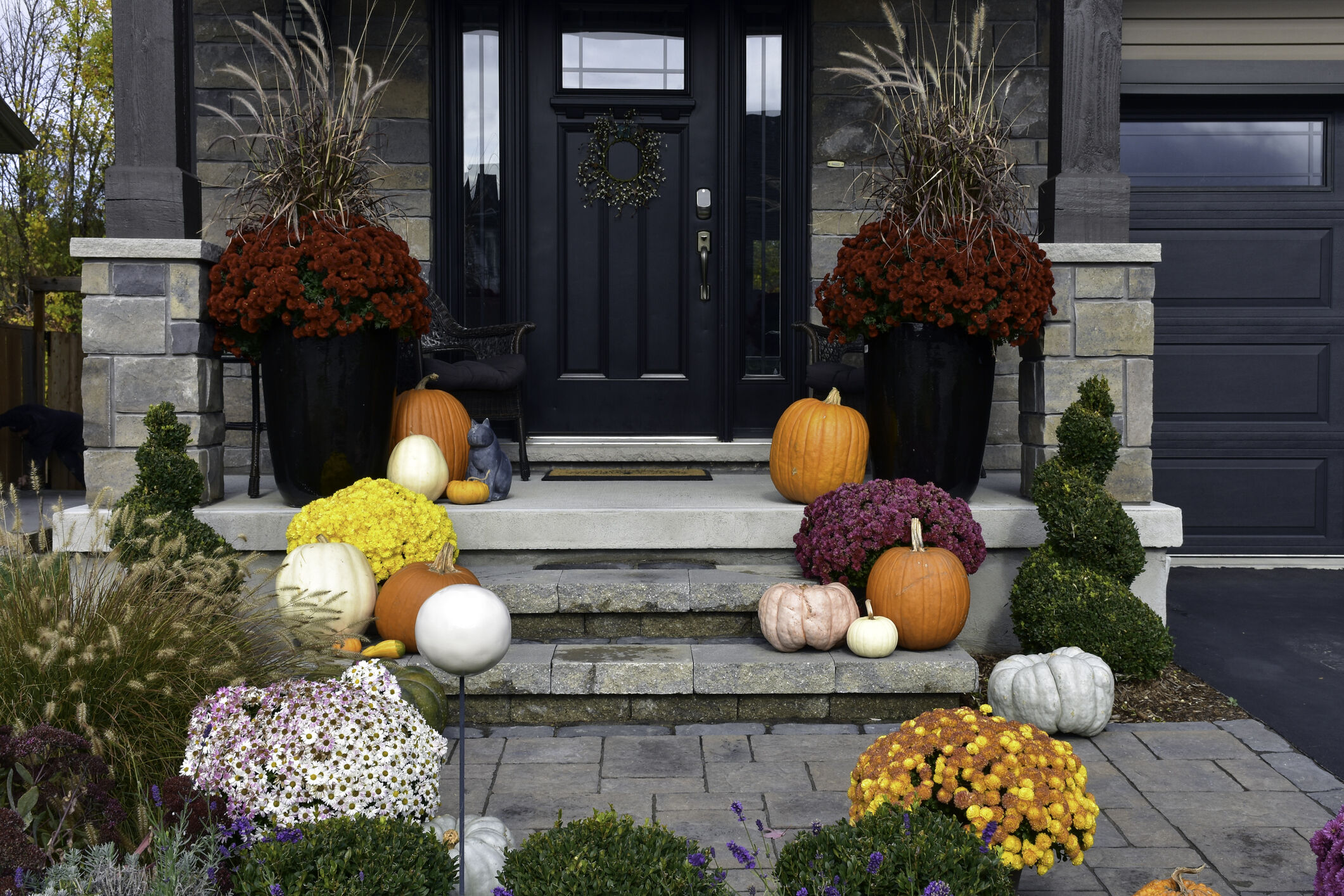 7 easy ways to add curb appeal to your home this fall - WTOP News