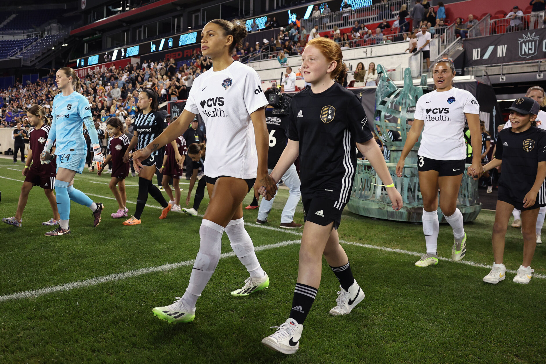 Trinity Rodman, daughter of an NBA legend, shines for USWNT before