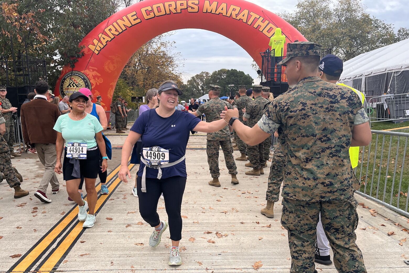 Marine Corps Marathon closing early due to humid weather