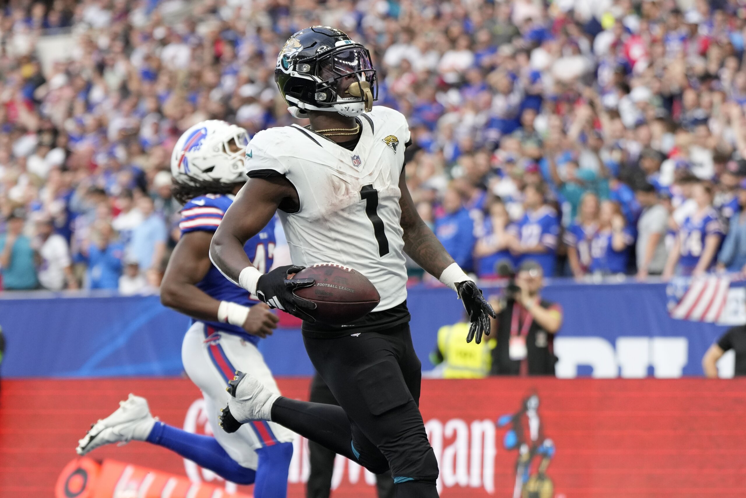 Jacksonville Jaguars edge Baltimore Ravens on late score