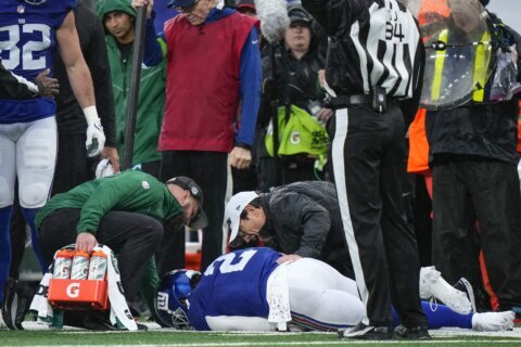 Giants QB Tyrod Taylor staying at hospital overnight for evaluation after injuring rib cage vs. Jets