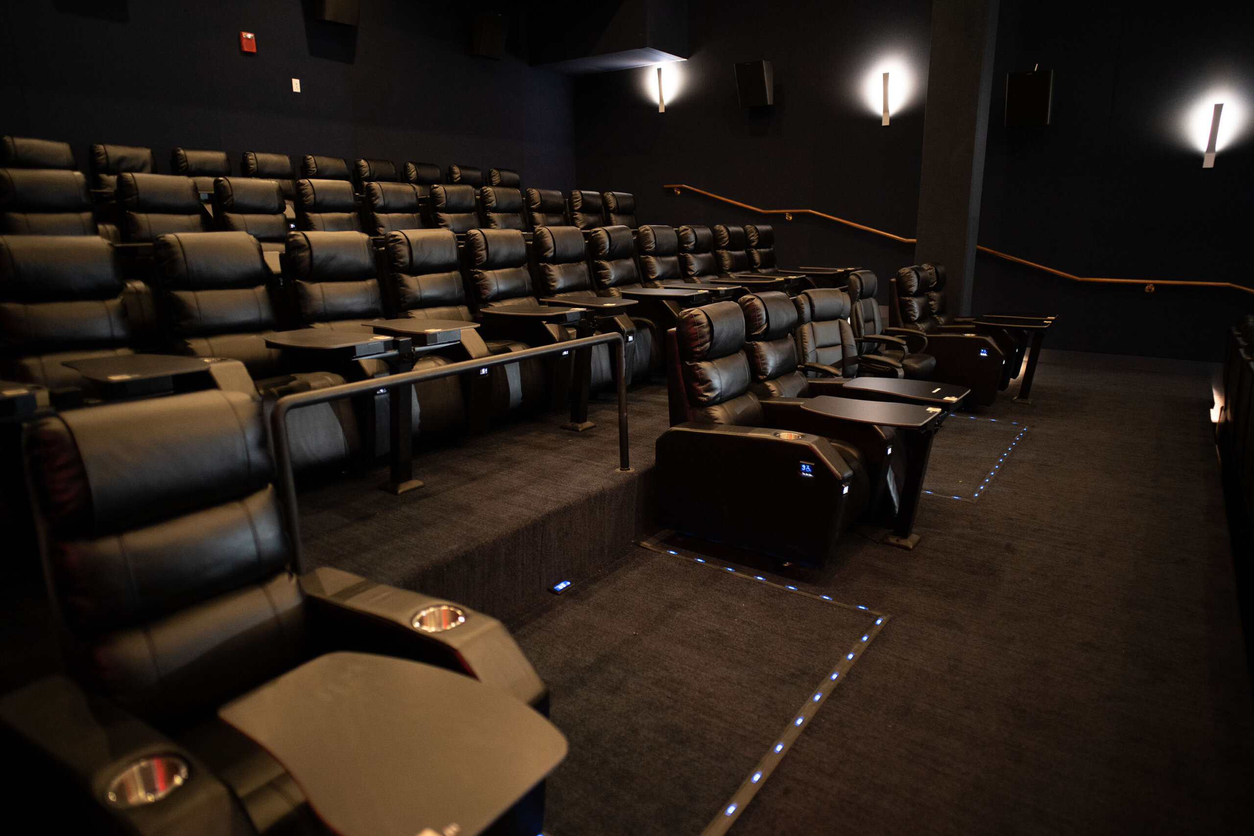 Reston’s new LOOK Cinemas Reclining seats, intheater dining and one