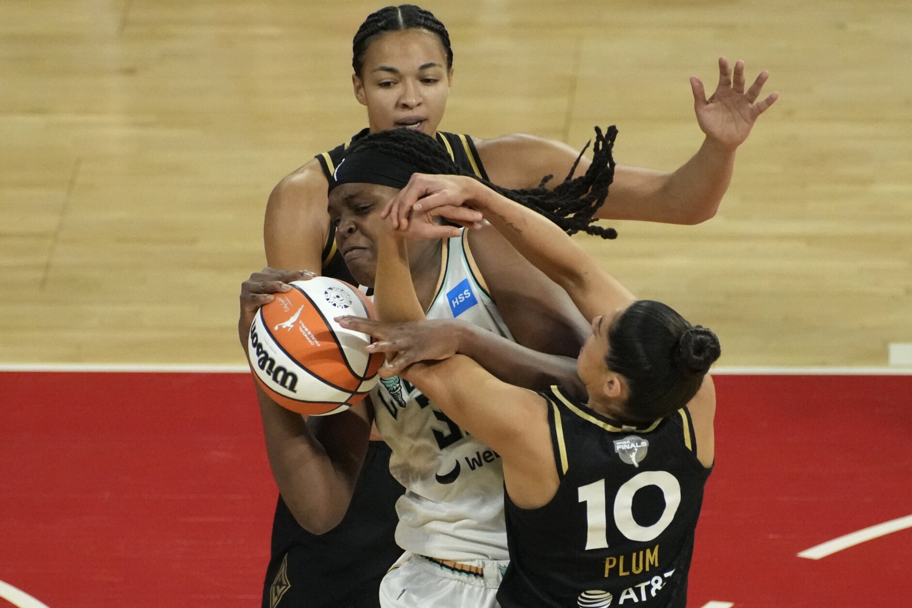 Jones, Stewart lead New York to first WNBA Finals
