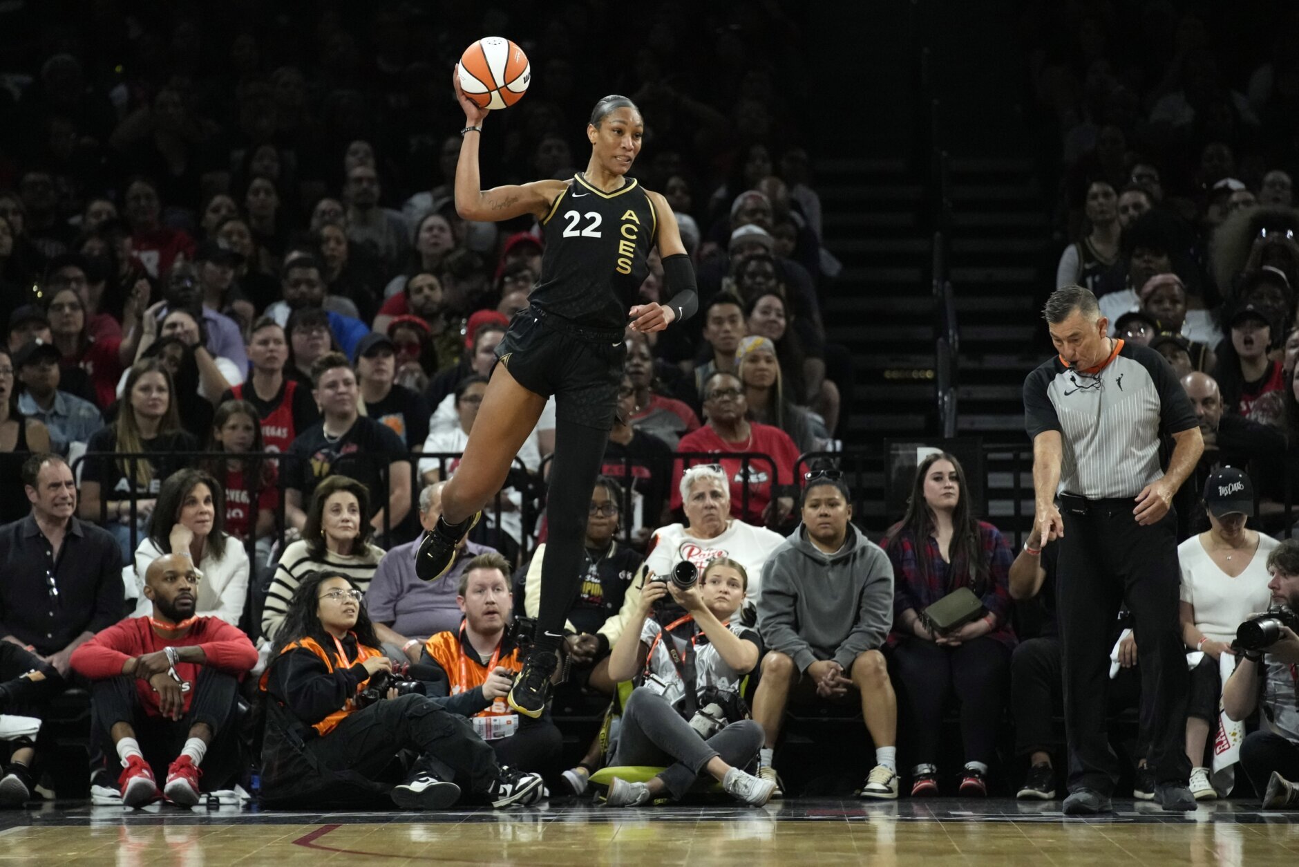 Aces beat New York Liberty in WNBA Finals Game 1 behind Jackie Young, Aces