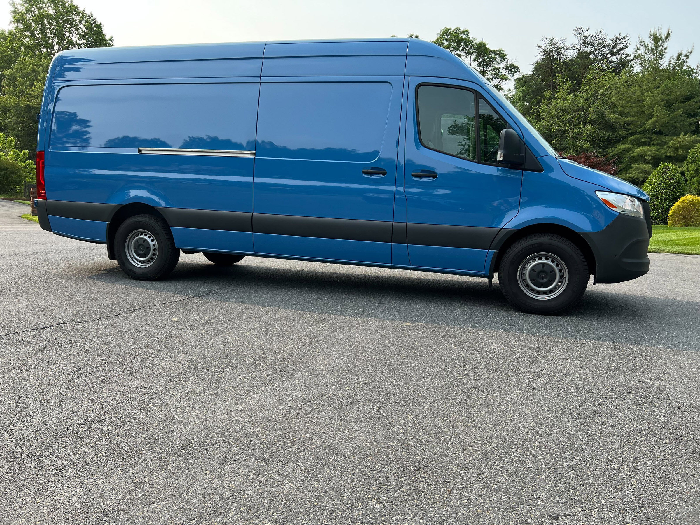 Car Review: Mercedes Sprinter 2500 cargo van can move a house in one trip -  WTOP News