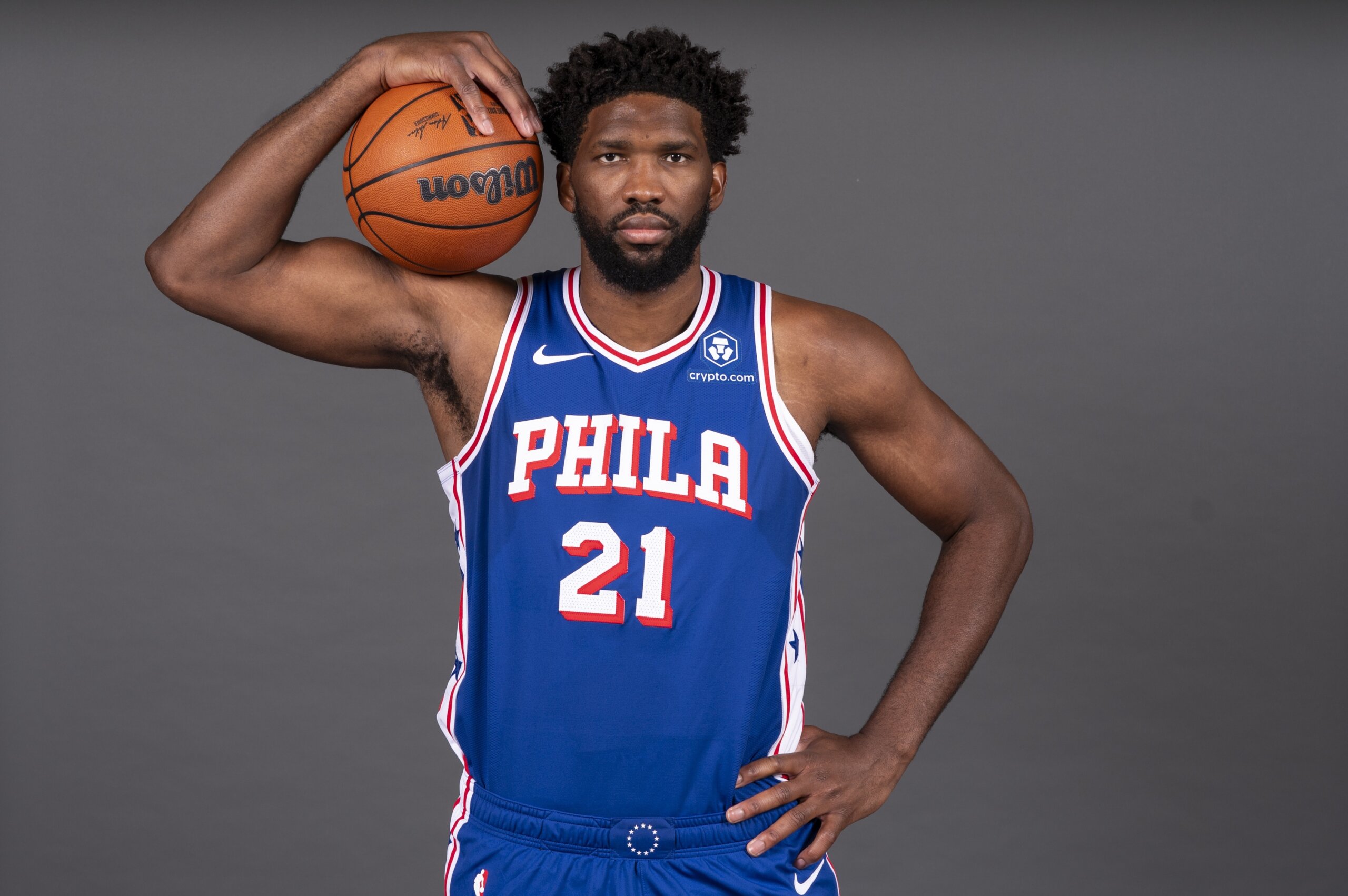 Embiid fuels Sixers past LeBron-less Lakers