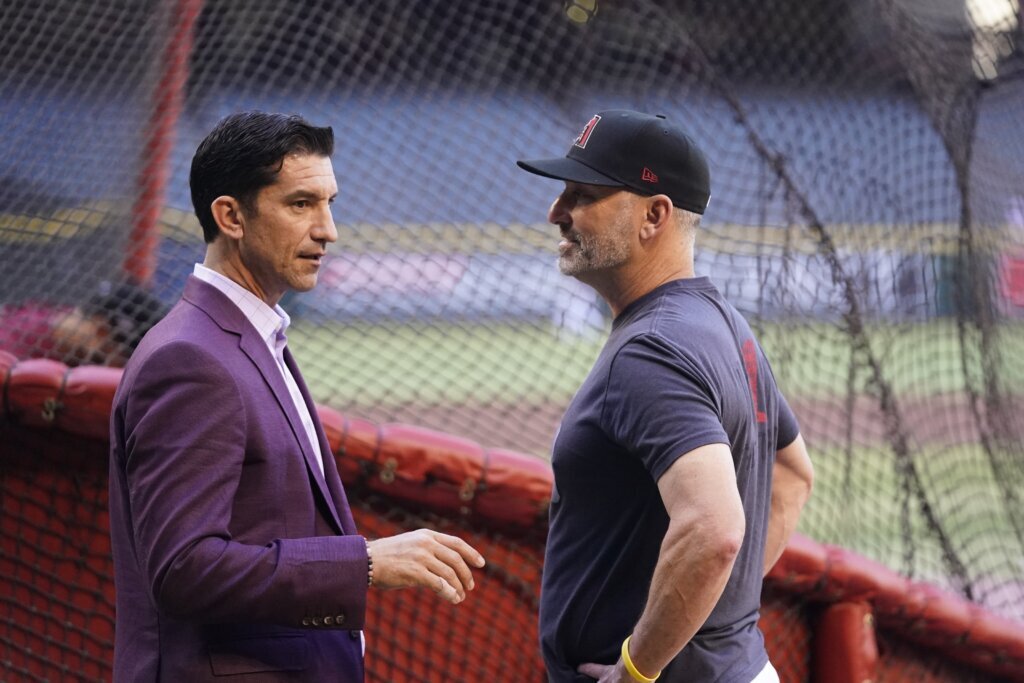 D-backs’ Lovullo and Hazen navigated difficult years — on field and off — en route to World Series