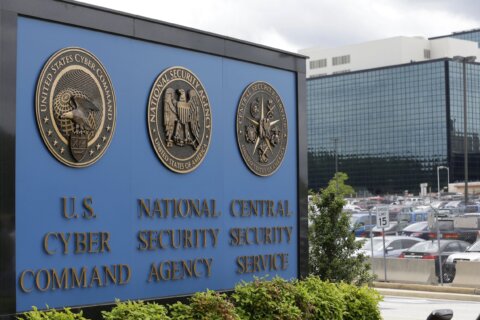 Former NSA worker pleads guilty to trying to sell US secrets to Russia