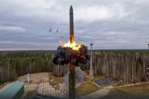 Russian forces simulate nuclear strike as upper house rescinds ratification of test ban treaty