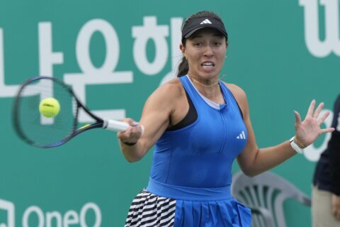 Pegula beats Yuan to claim Korea Open title. Fernandez wins Hong Kong Open