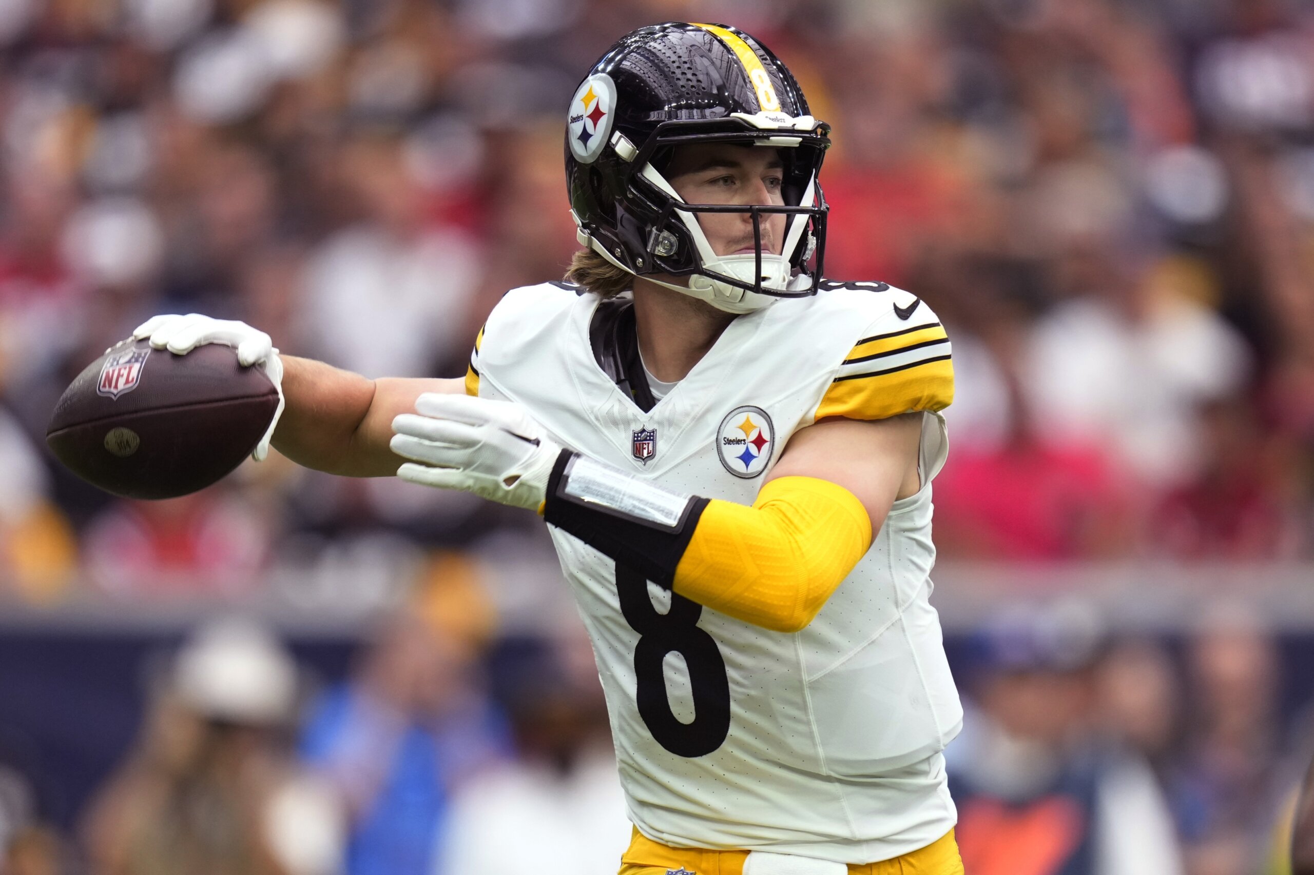 Steelers look to figure out things against dangerous Broncos