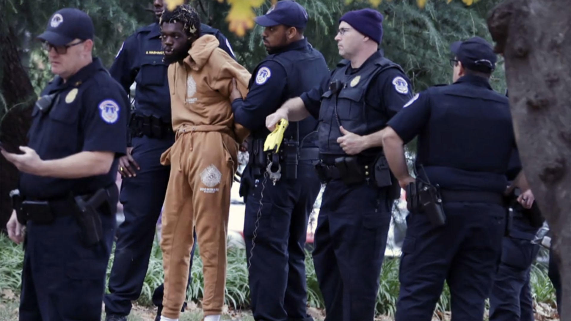 亚特兰大男子在美国国会附近持枪被逮捕，面临多项指控