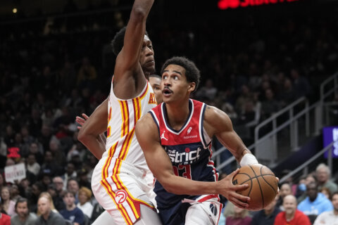 Dejounte Murray leads balanced scoring attack as Hawks rout Wizards 130-121