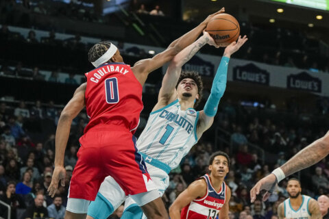 LaMelo Ball, Hornets rally from 19-point deficit to hand Wizards their 7th straight loss, 117-114