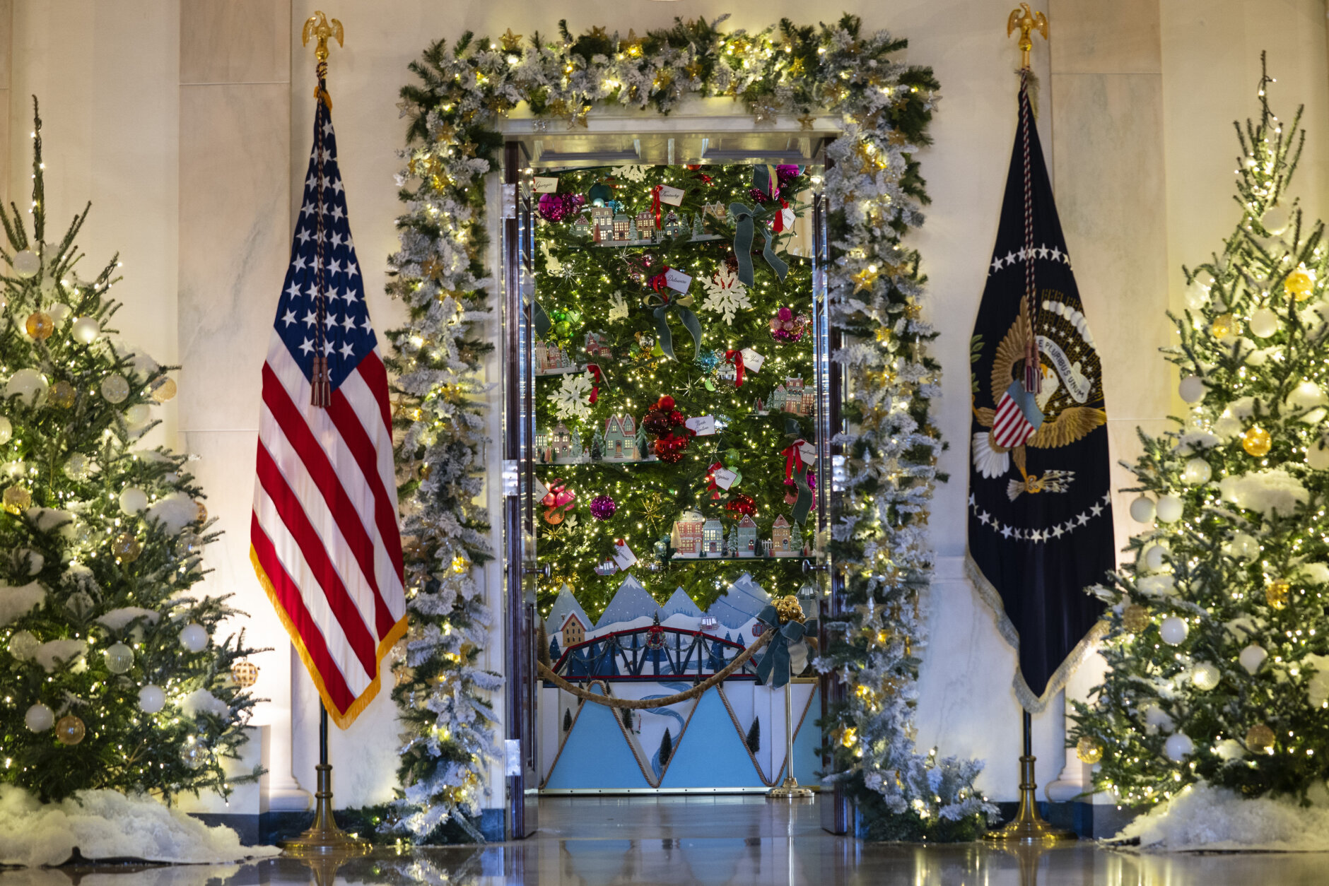 White House Christmas decorations