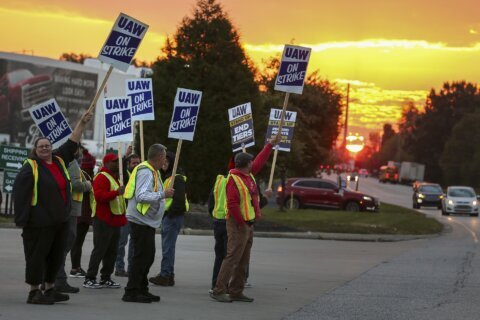 Ford and Stellantis workers join those at GM in approving contract settlement that ended UAW strikes